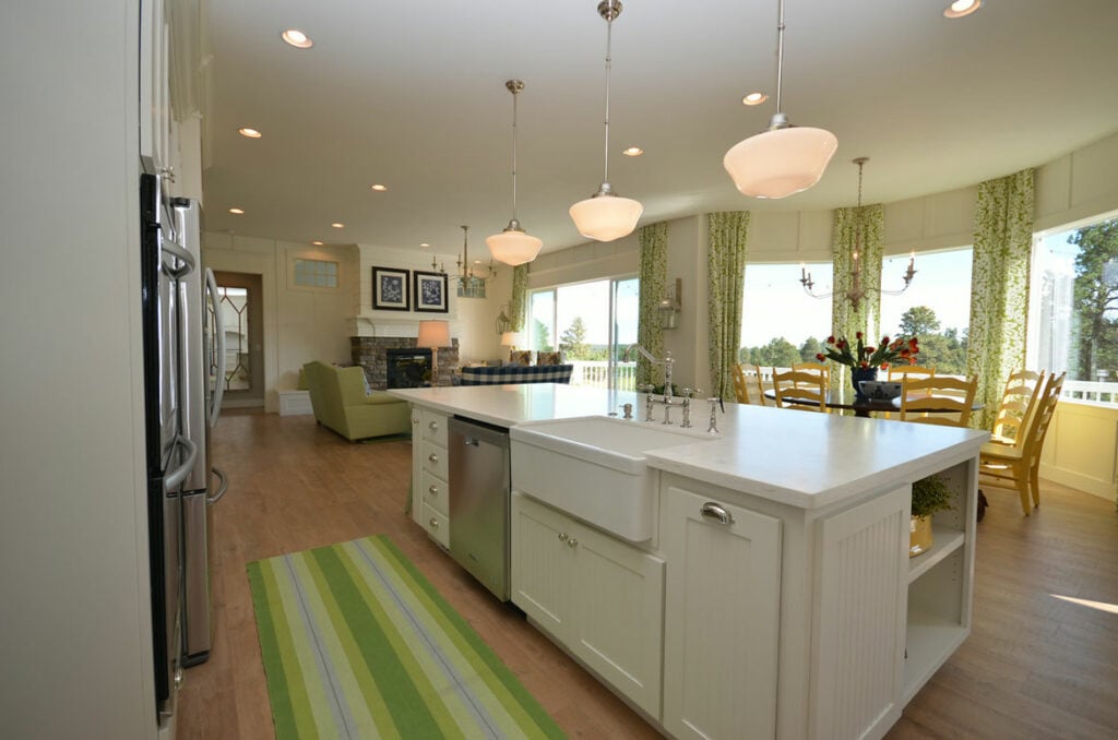 white farmhouse kitchen with quick step malted tawny oak laminate